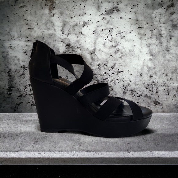 Torrid Black Stretchy platform wedge sandals. Zip up heel. Easy on off. 9.5 Wide - Picture 8 of 15